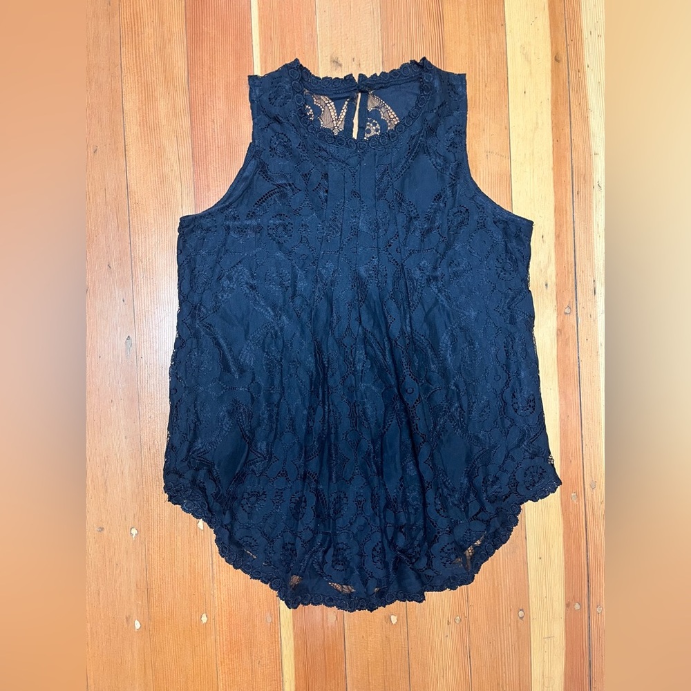 Black lace tank - Size M